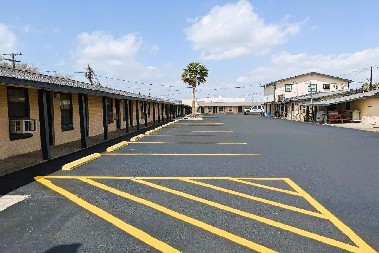 Economy Inn Kingsville Exterior photo